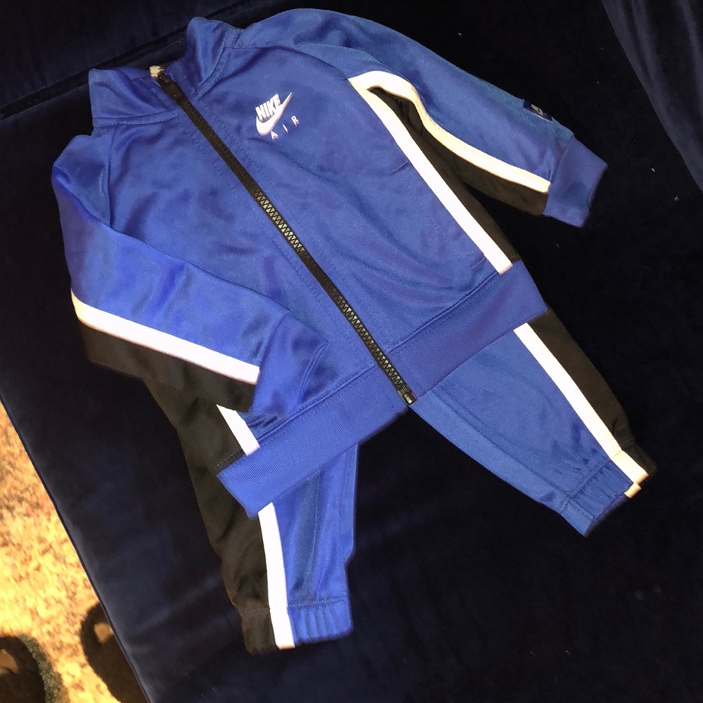 Nike set! Tag says 9M